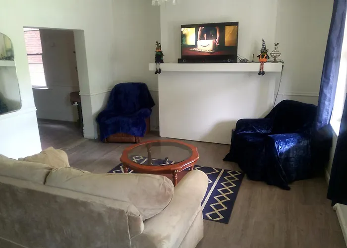 Full Bed Bedroom Close To Downtown And Stadiums Homestay Pittsburgh